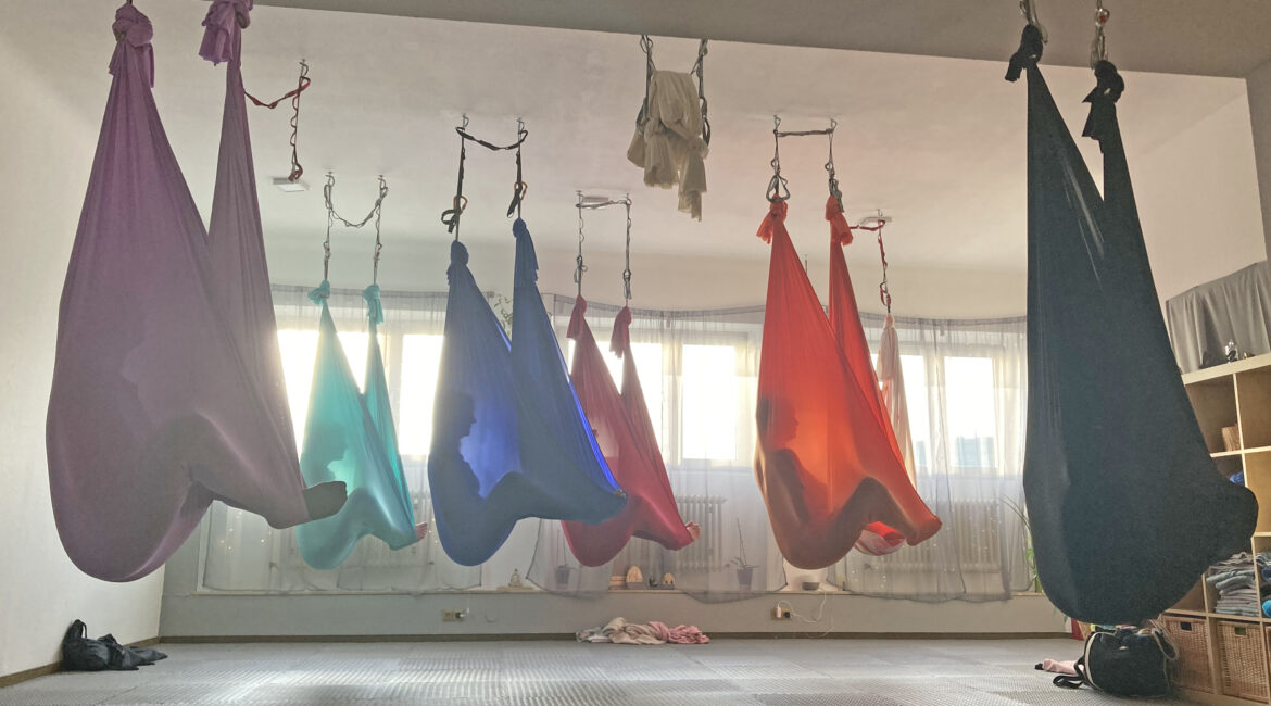 Aerial-Yoga