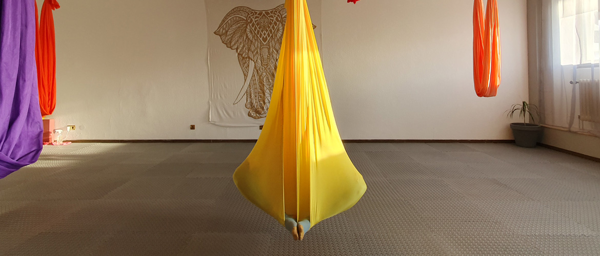 Aerial Yoga Deep Yin